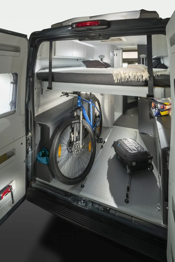 Interior oficial de la Adria Twin Supreme 640 SGX