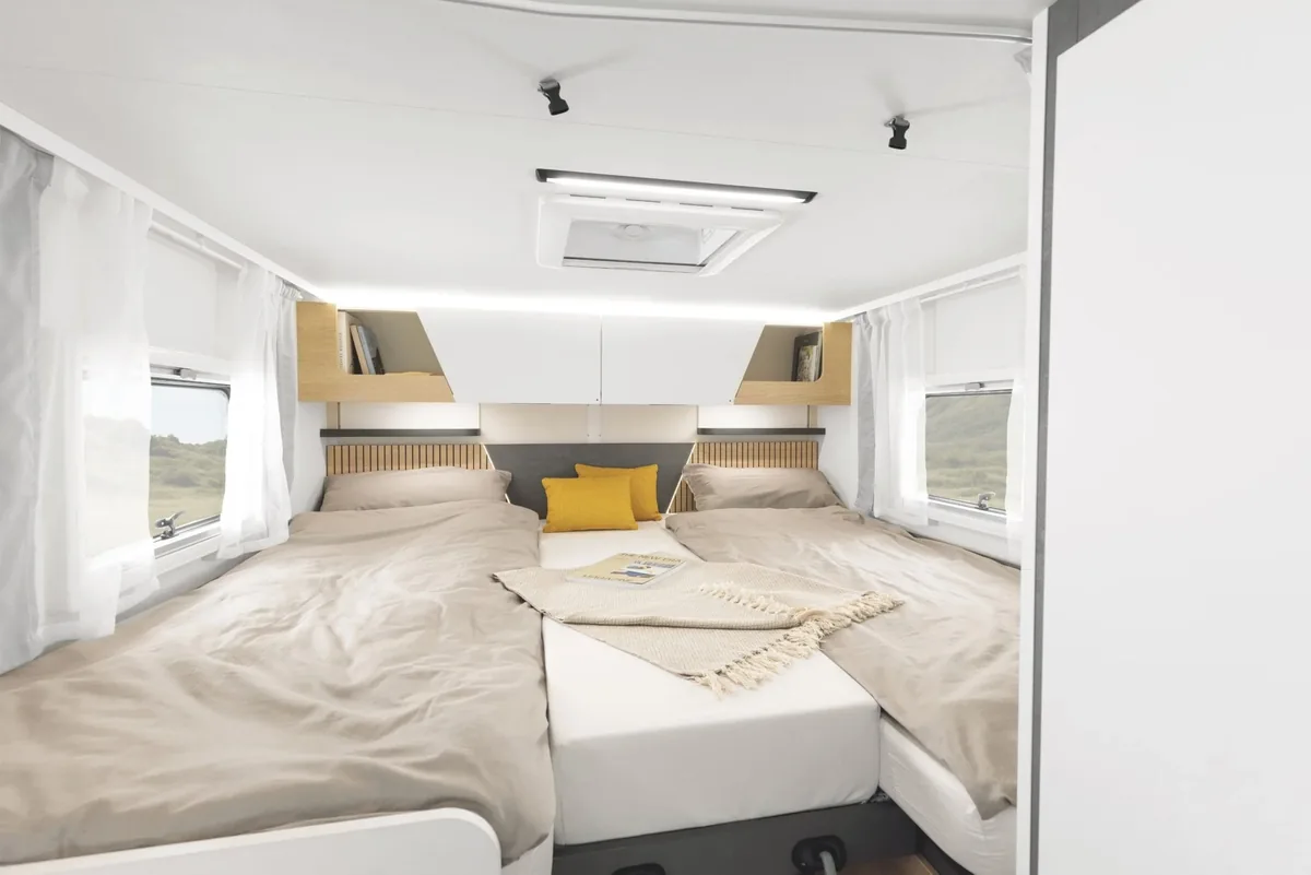 Interior oficial de la Ahorn Camp T 690