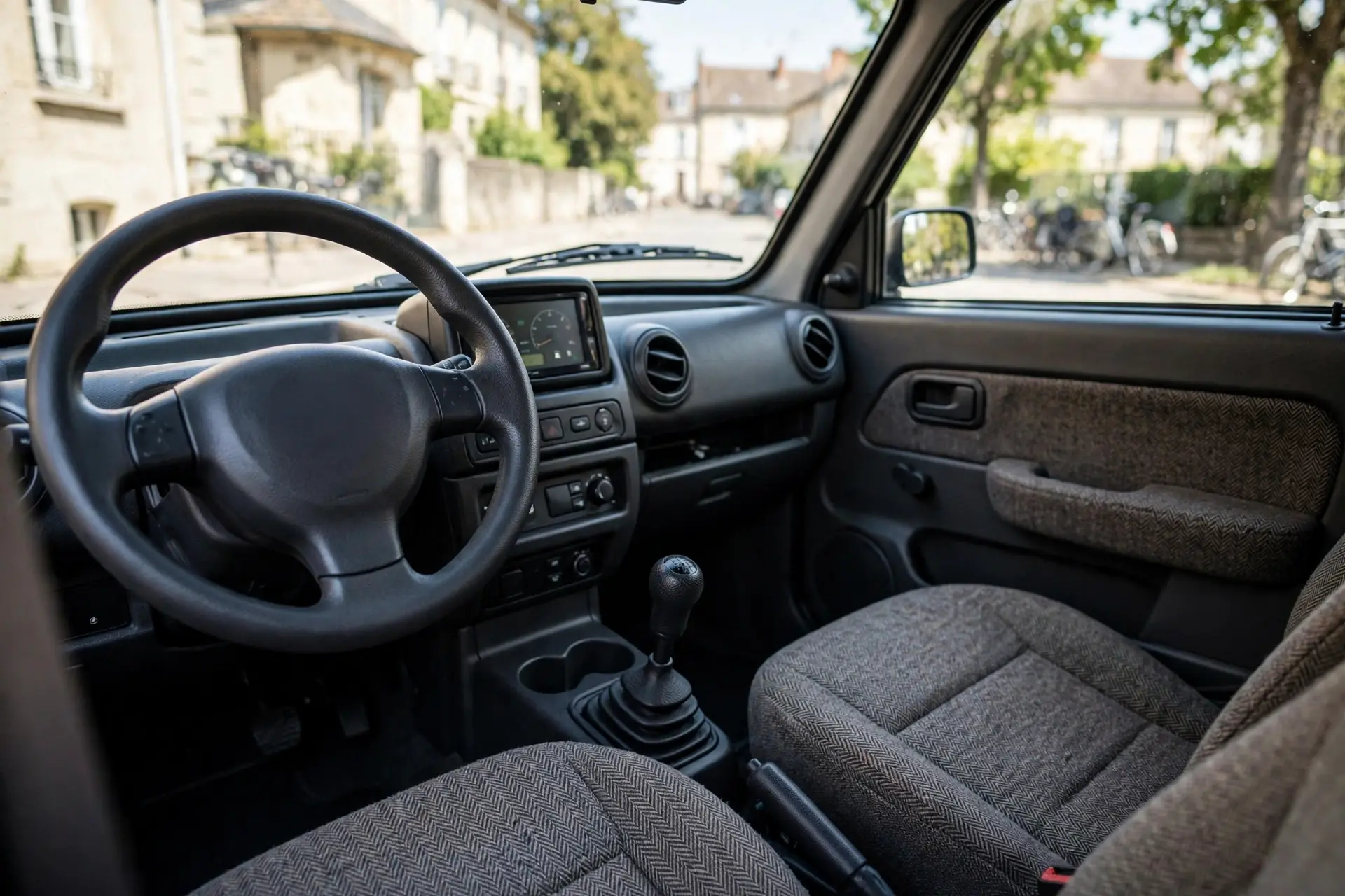 Interior del Aixam Crossline Pack