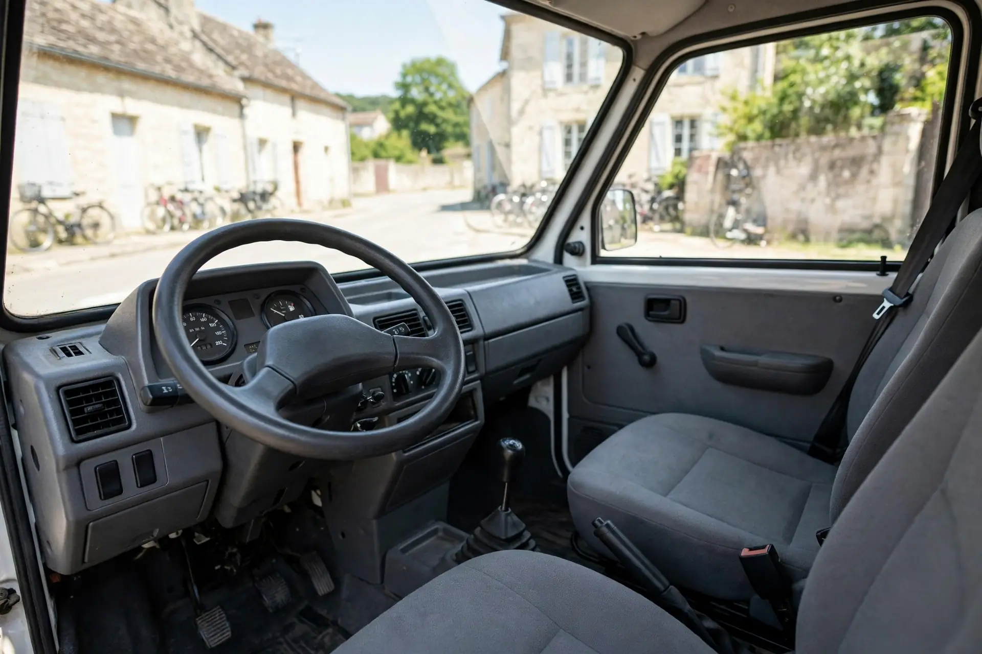 Interior del Aixam D-Truck Furgón Van