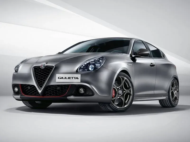 Alfa Romeo Giulietta — gris, estudio