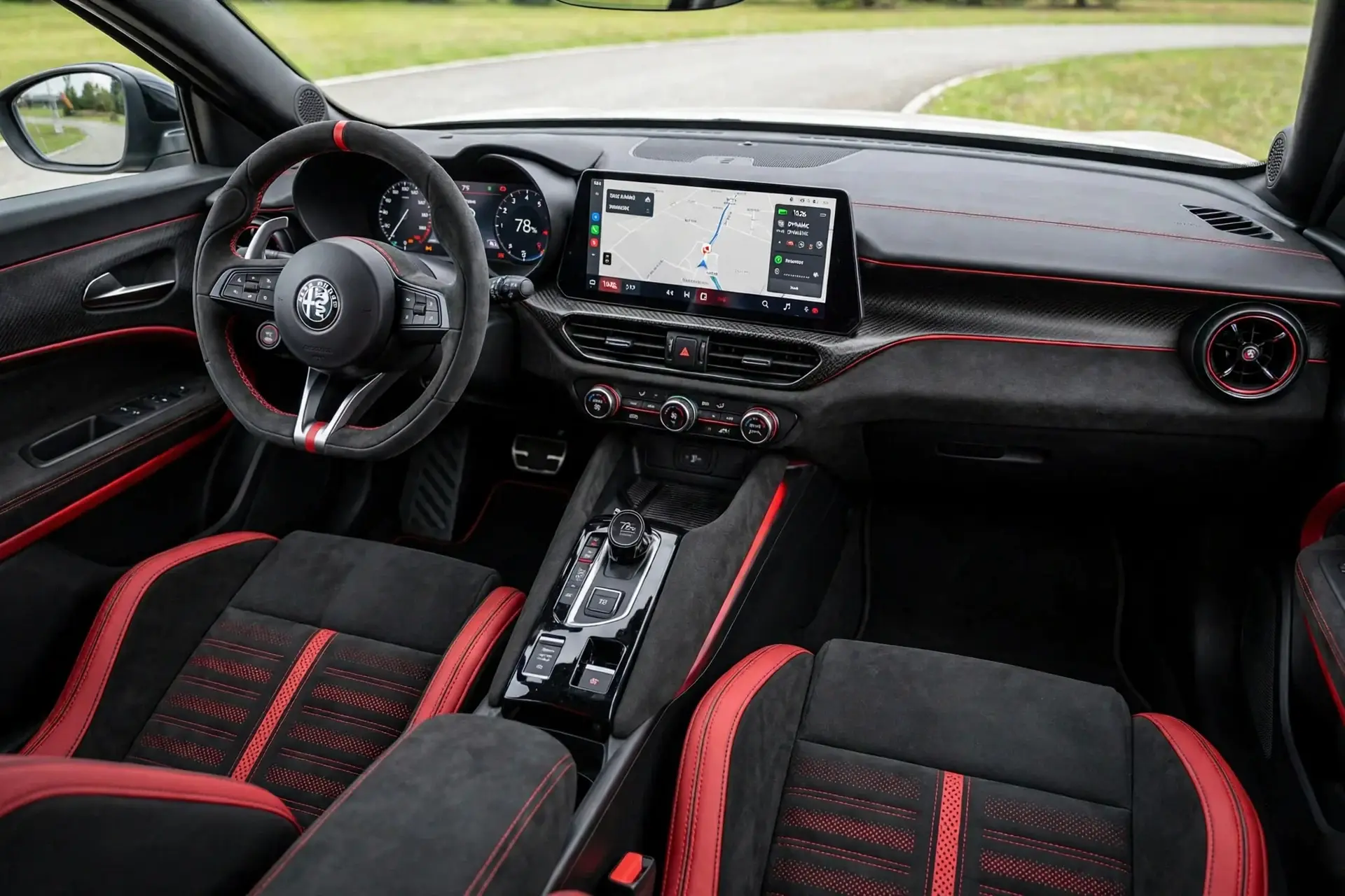 Interior oficial del Alfa Romeo Junior Elettrica Veloce 280 CV
