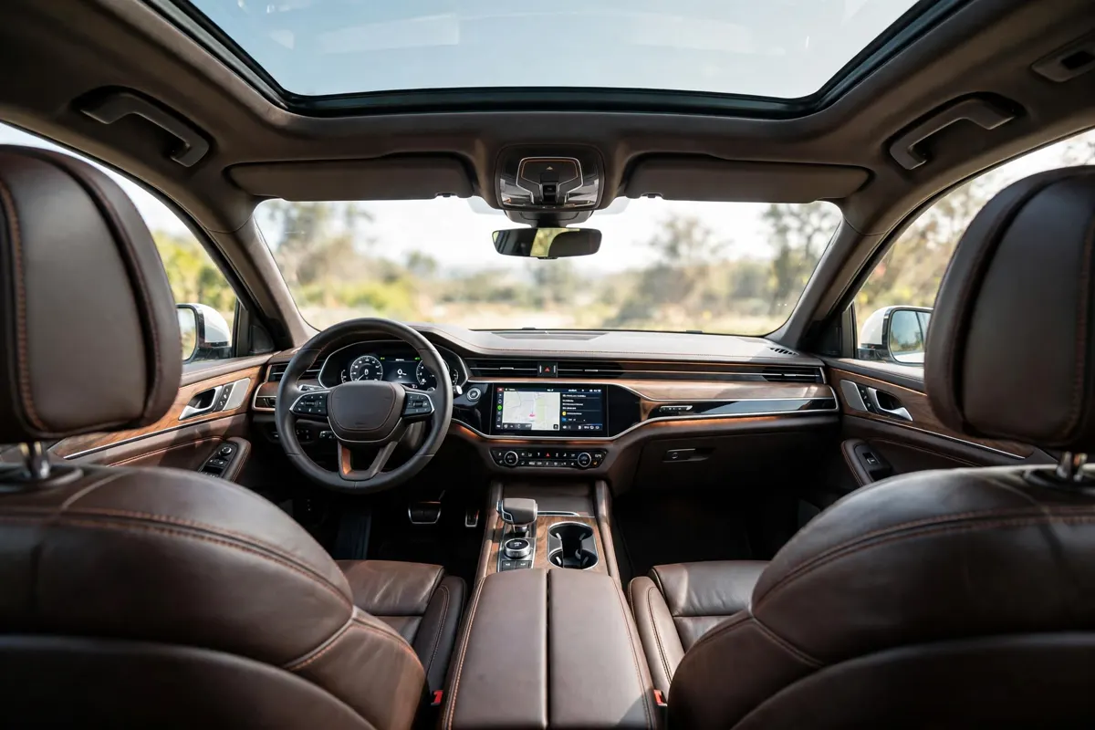 Interior del Alfa Romeo Stelvio, plazas delanteras