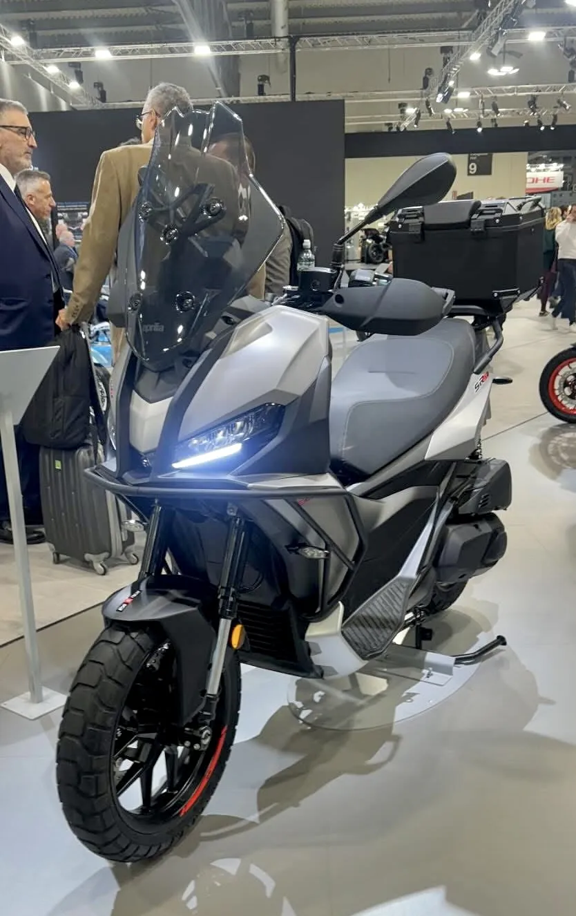 Aprilia SR GT 400