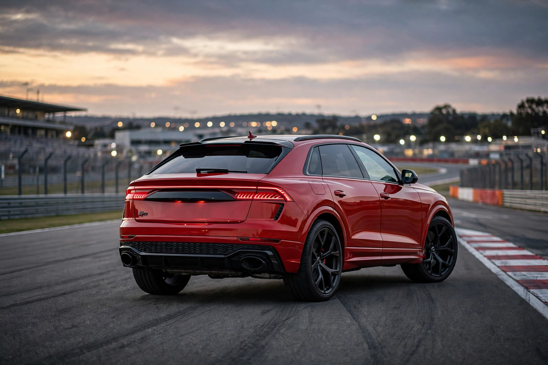 Audi RS Q8, vista tres cuartos