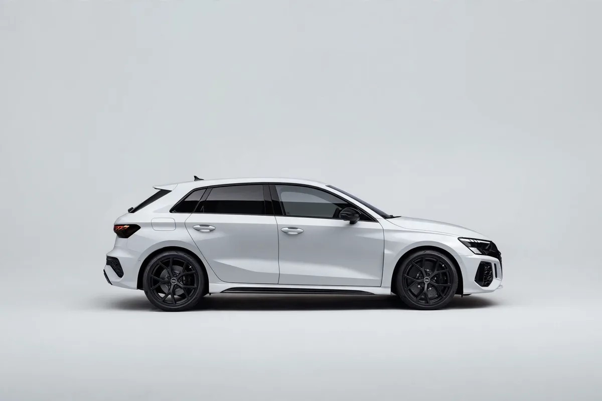 Audi RS 3 Sportback 2025, vista lateral