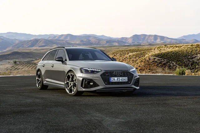 Audi RS 4 Avant — gris, lateral