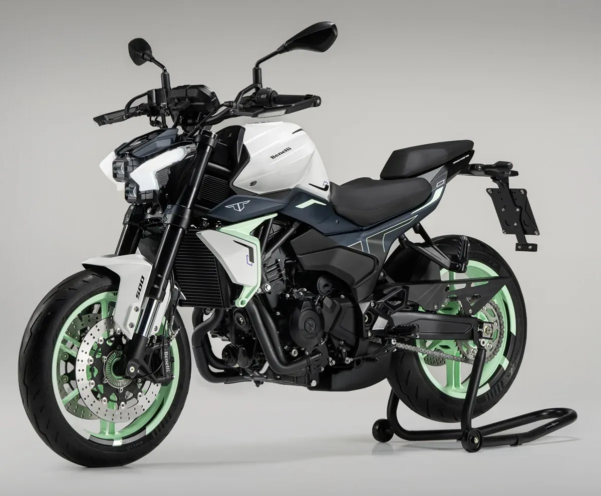 Benelli Tornado 500 2025, vista lateral