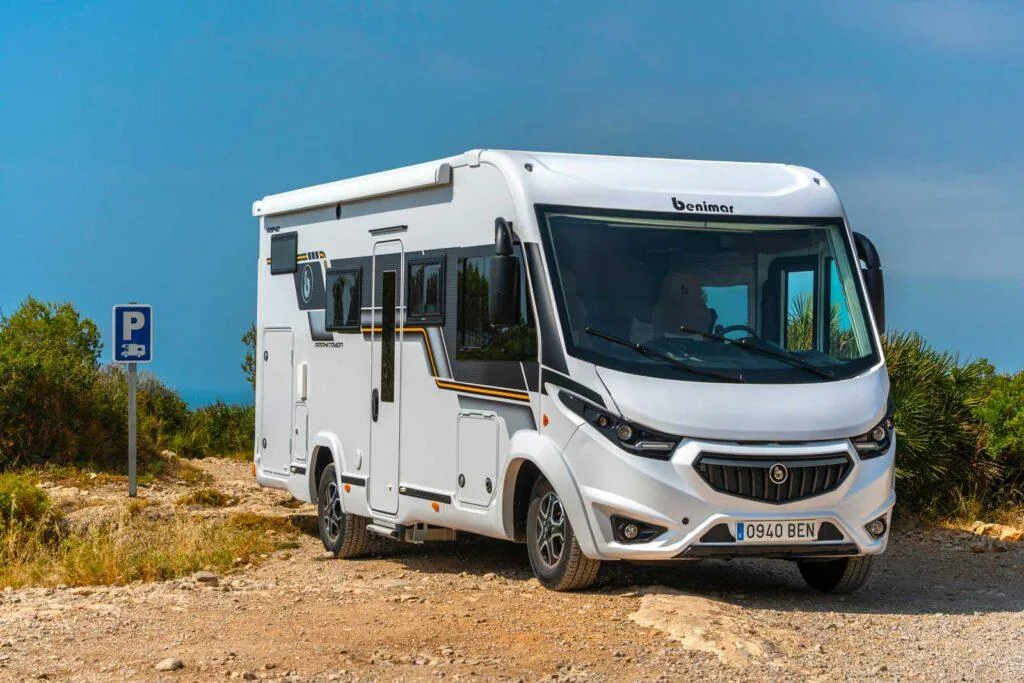 Benimar Amphitryon 940 2026, vista exterior