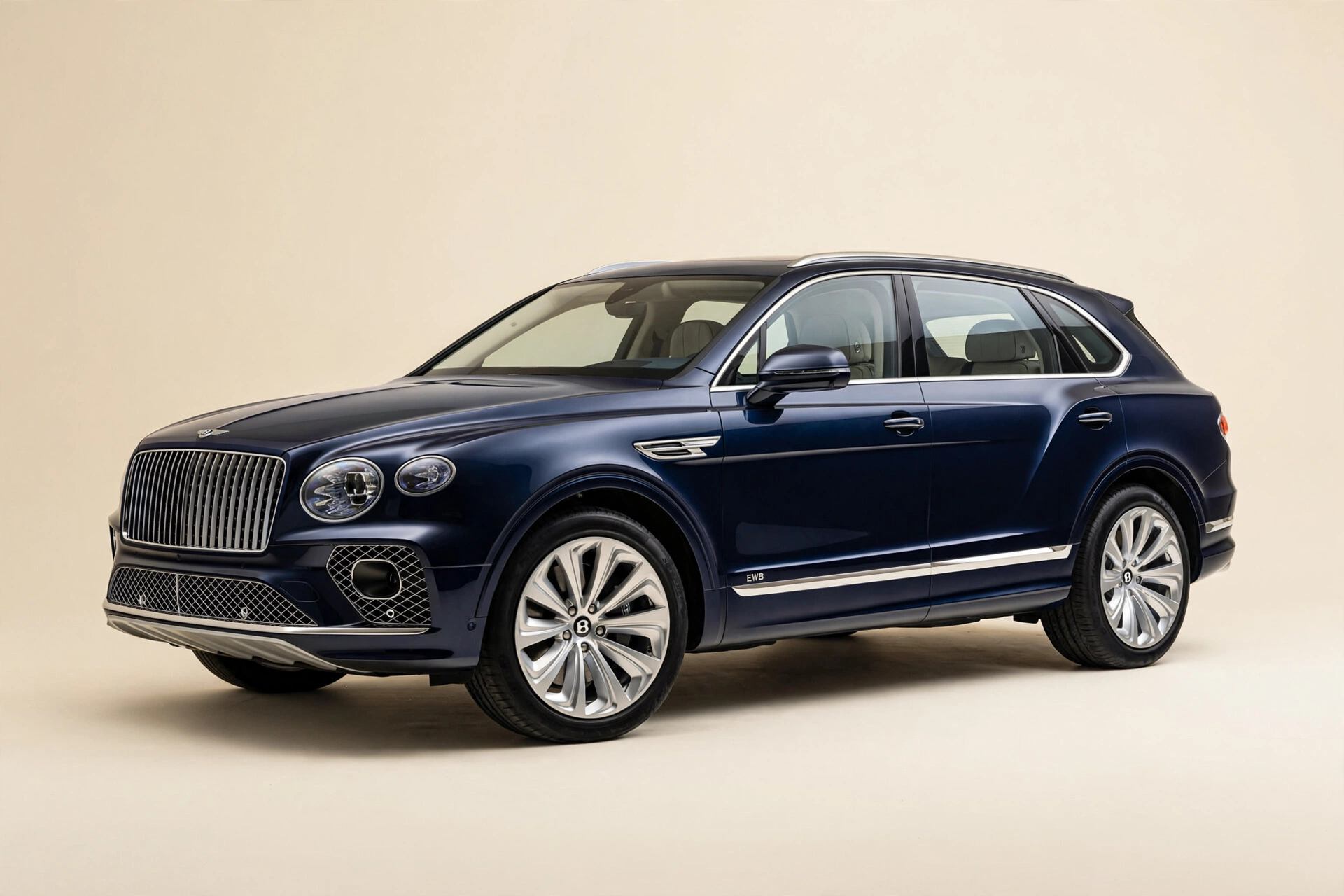 Bentley Bentayga EWB Azure, SUV de lujo de batalla larga