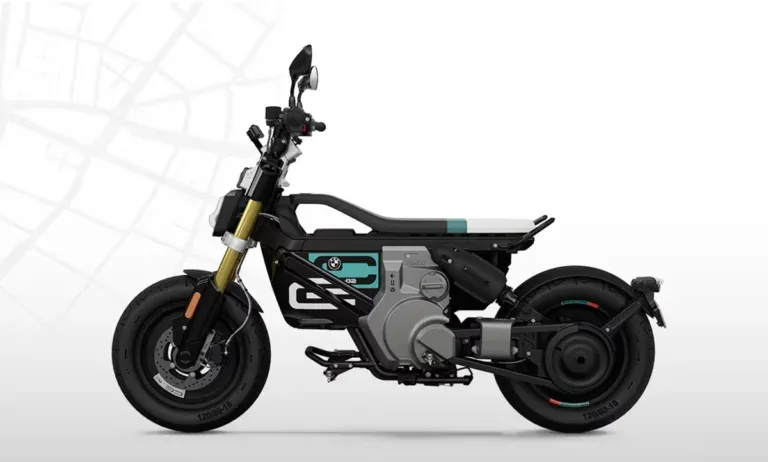BMW Motorrad CE 02 2026, vista lateral