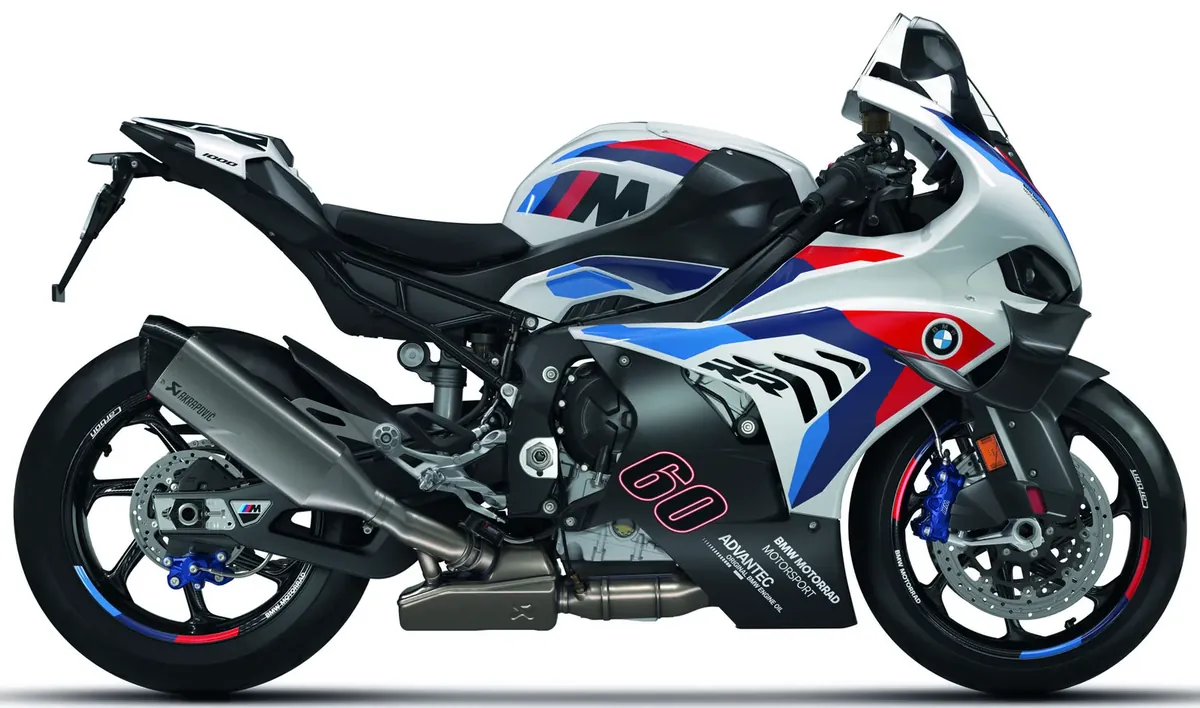 BMW Motorrad M 1000 RR 2026, vista lateral
