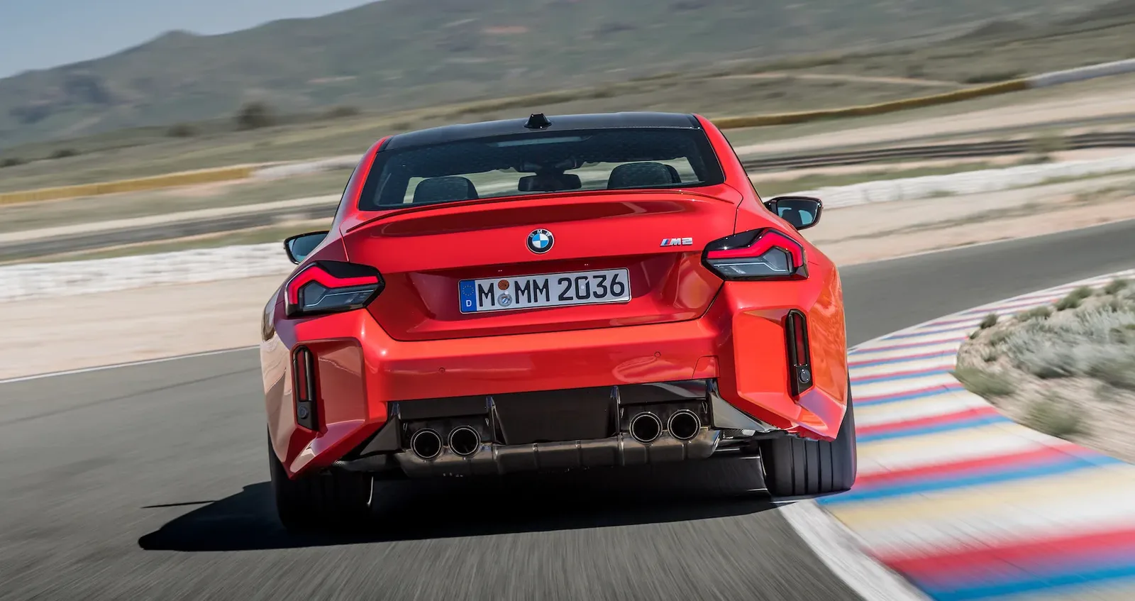 BMW M2 CS 2025 expuesto como coche del BMW M Award de MotoGP