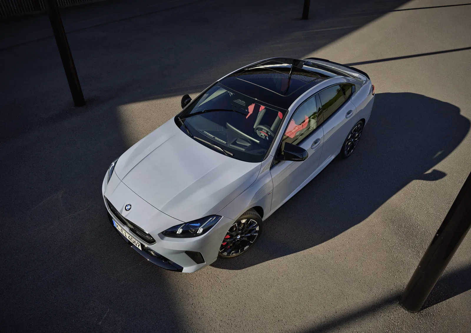 Interior del BMW Serie 2 Gran Coupé con pantalla curva