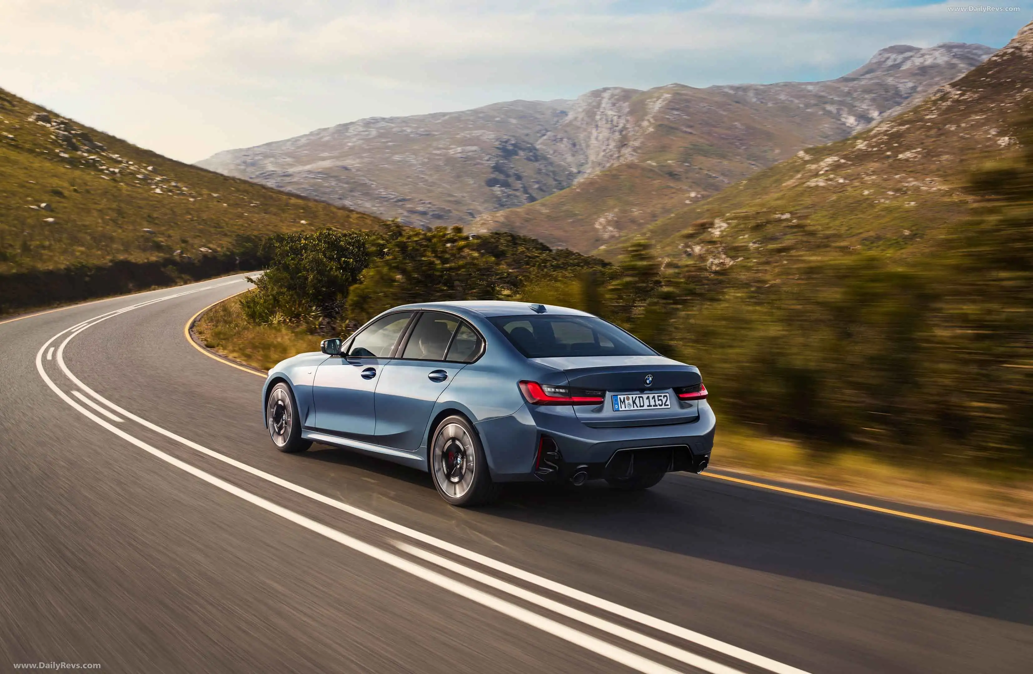 BMW Serie 3 2025 (G20), berlina premium en vista frontal