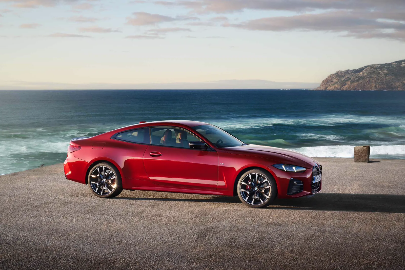 BMW Serie 4 Coupé 2025 (G22), coupé alemán en vista frontal