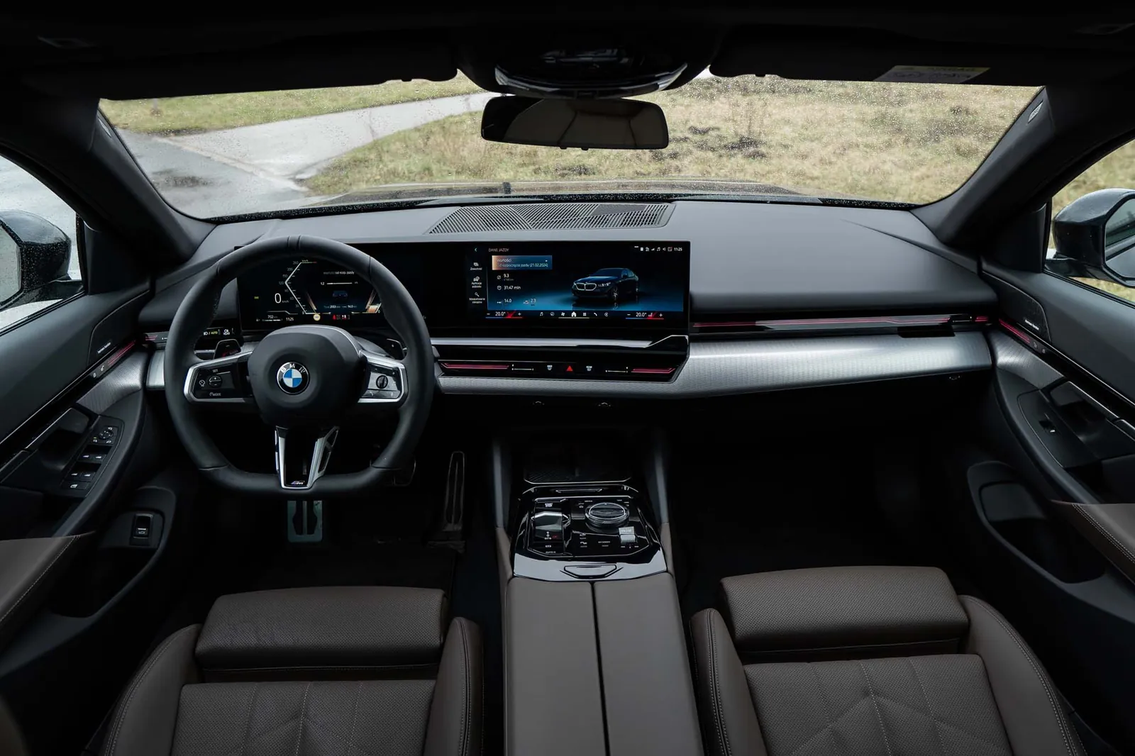 Interior del BMW Serie 5 520i 2025