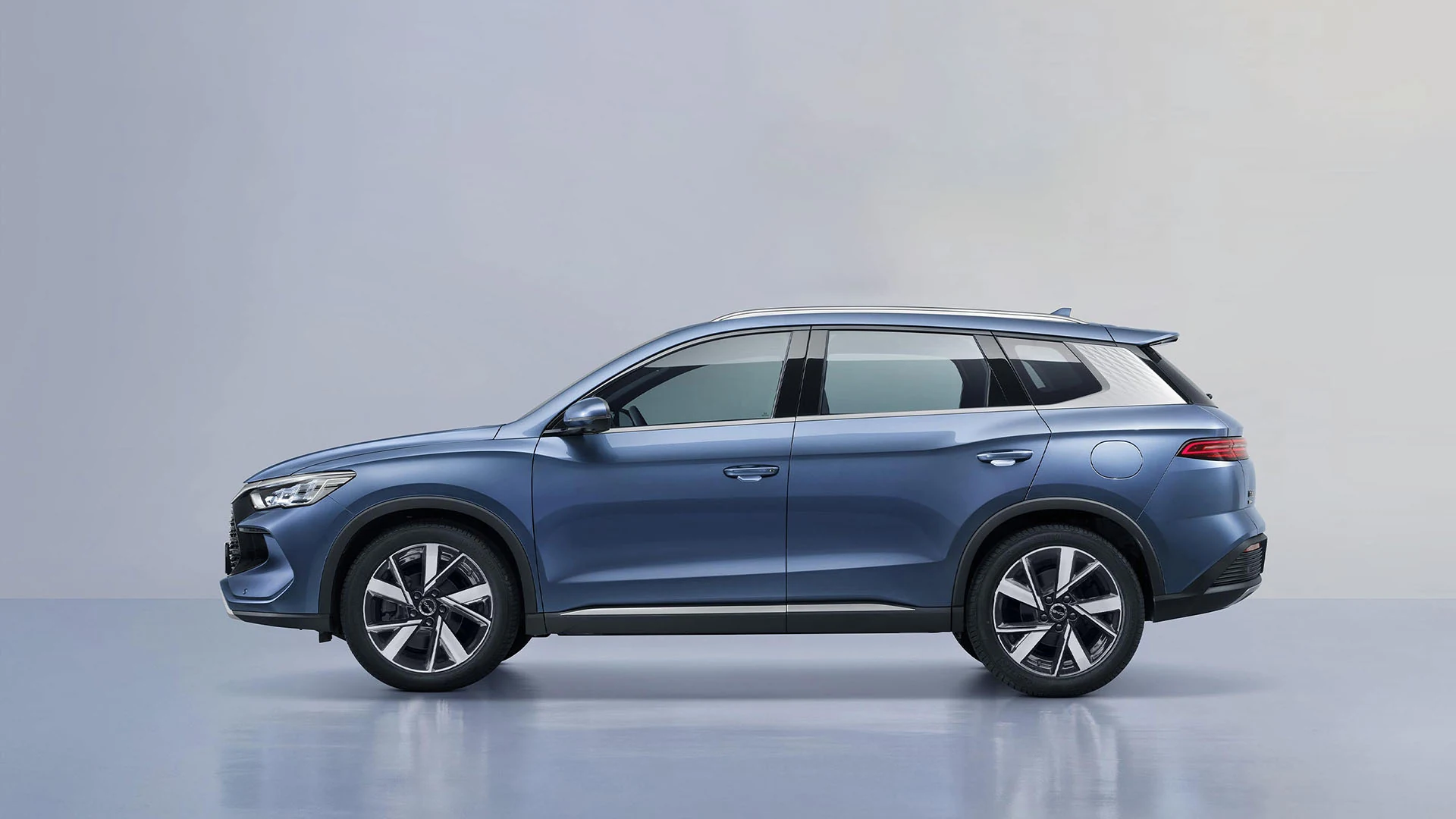 BYD Song Pro DM-i 2025, SUV híbrido enchufable en azul