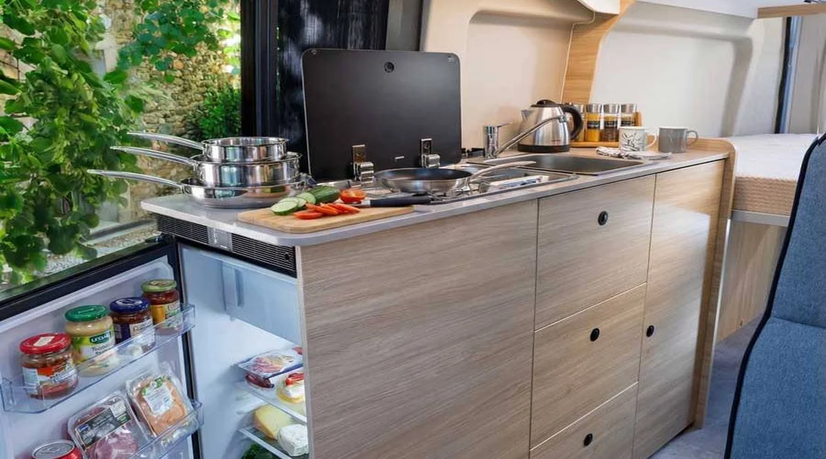 Cocina del Challenger V114 (foto oficial)