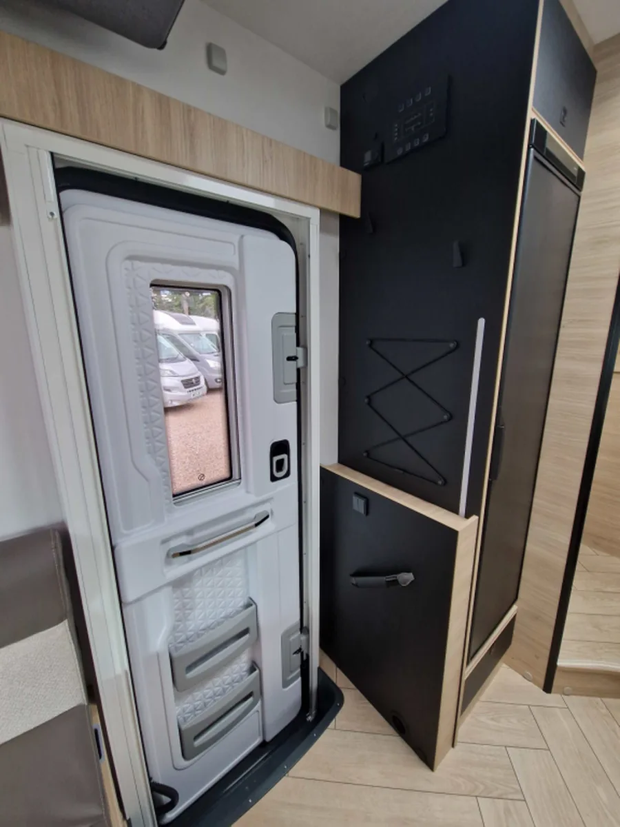 Zona de la puerta de entrada del Chausson 640 Titanium