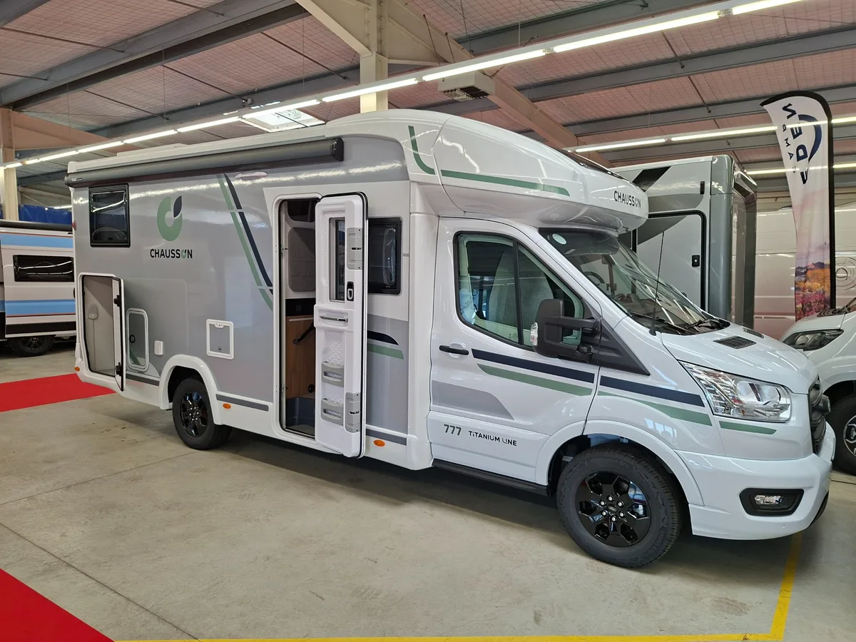 Chausson 777 Titanium Line, vista tres cuartos delantera