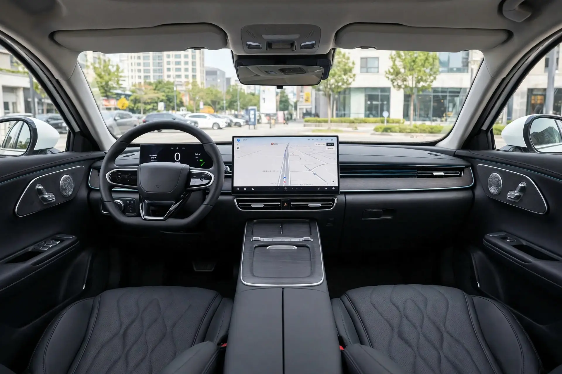 Interior oficial del Chery Fulwin A8L