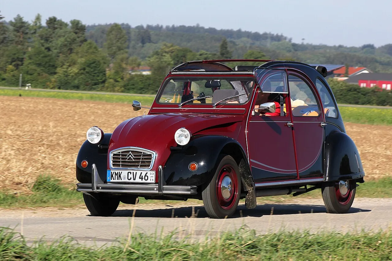 Citroën 2CV original en el Salón de París de 1948
