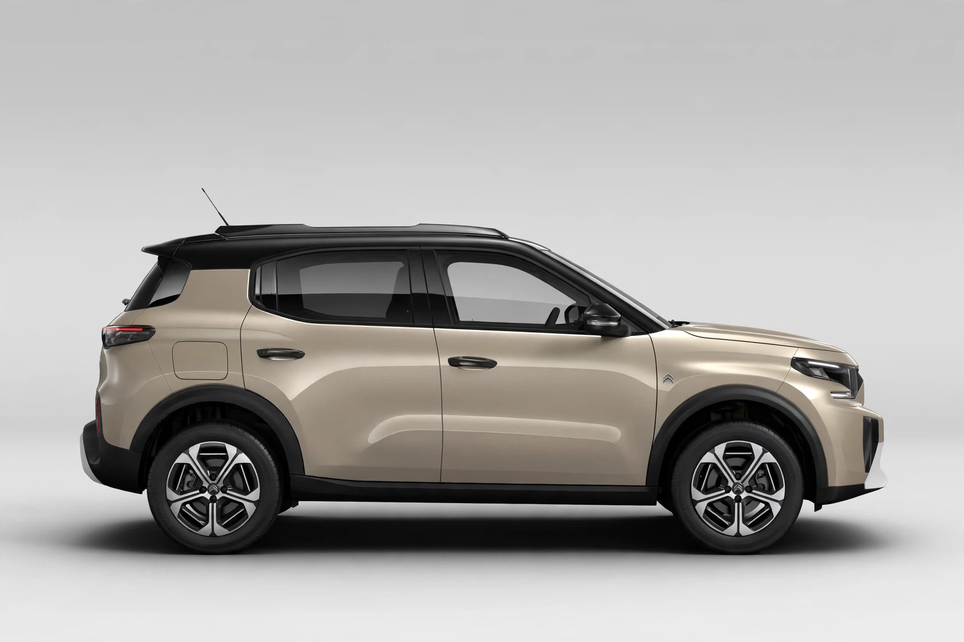 Citroën C3 Aircross beige con techo negro, vista lateral