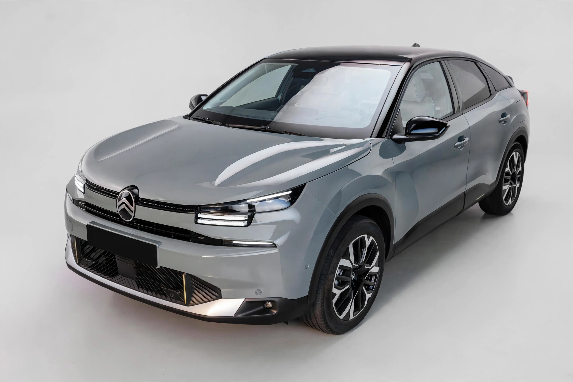 Citroën C4 Hybrid 136, vista tres cuartos