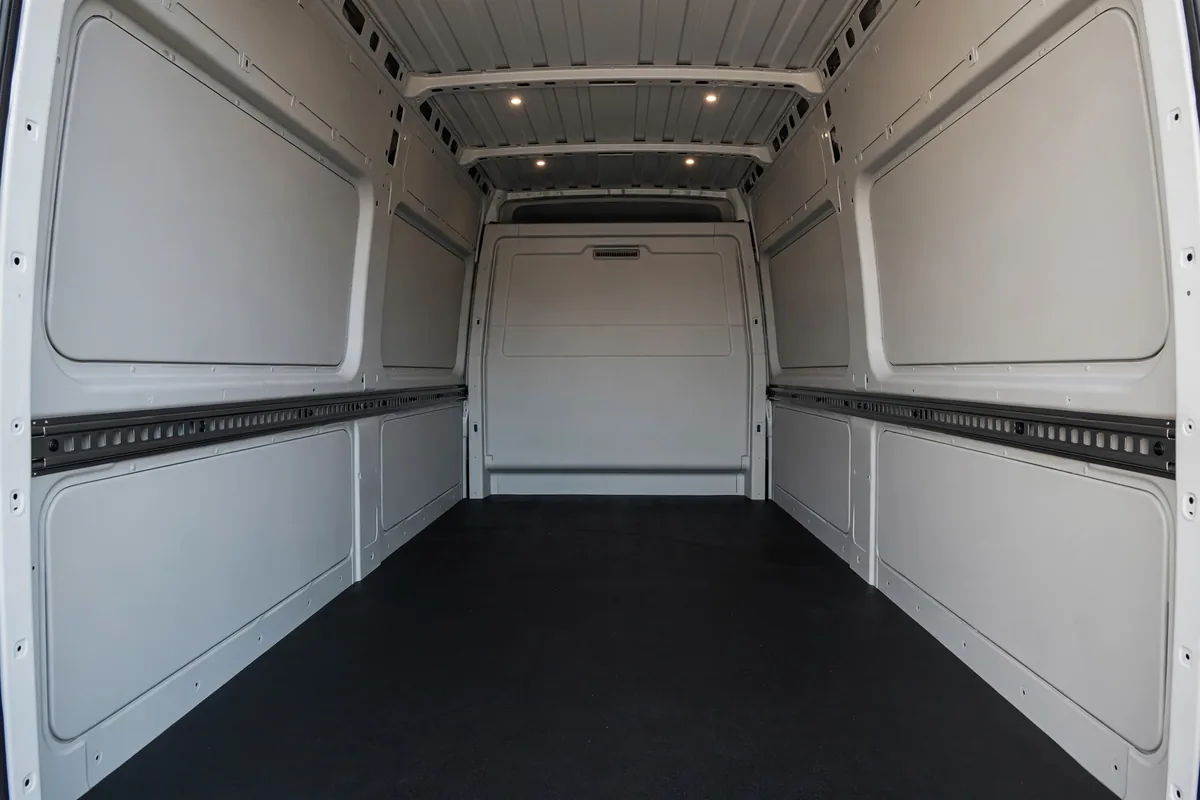 Interior oficial del Citroën ë-Jumper