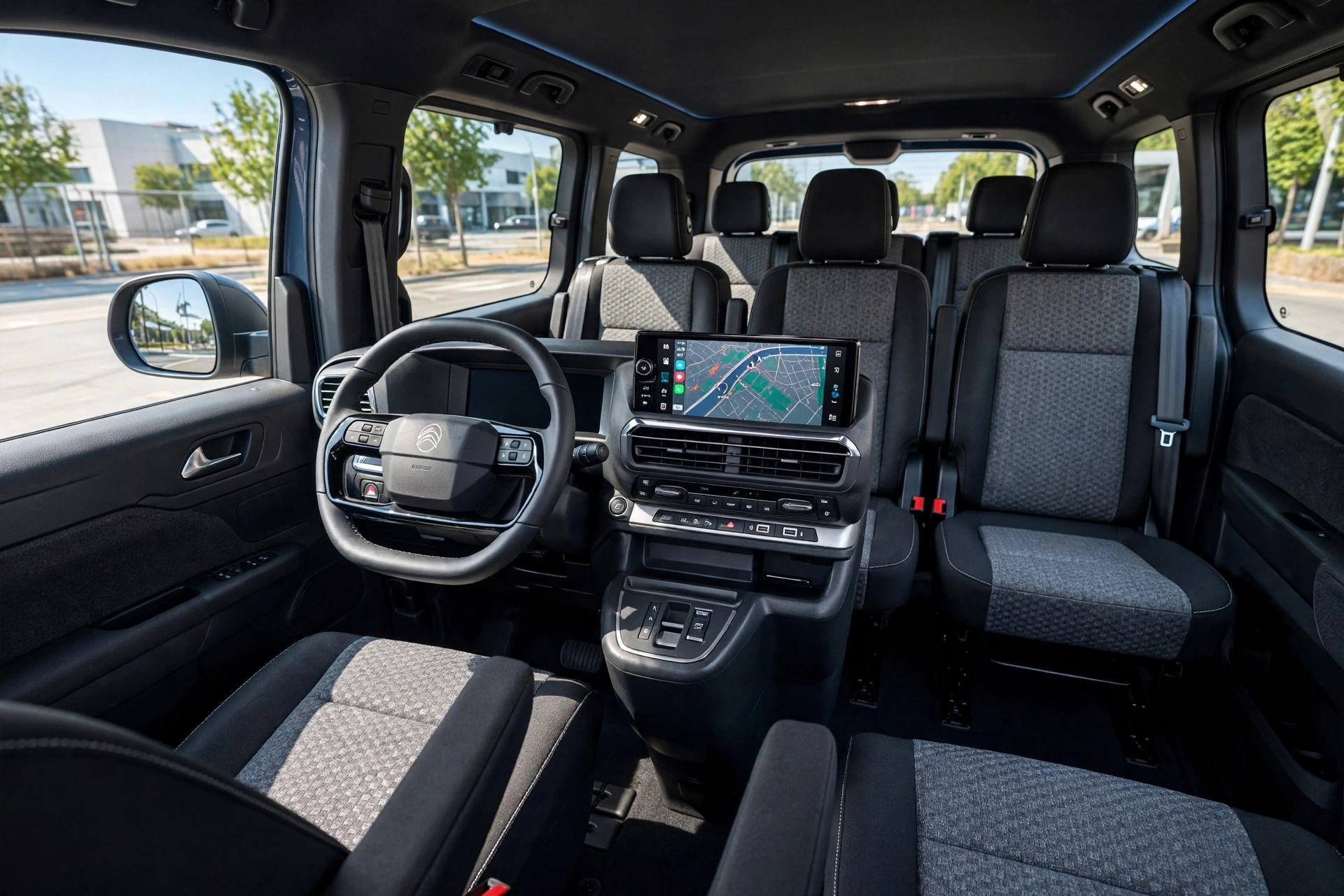 Interior del Citroën ë-SpaceTourer con 8 plazas