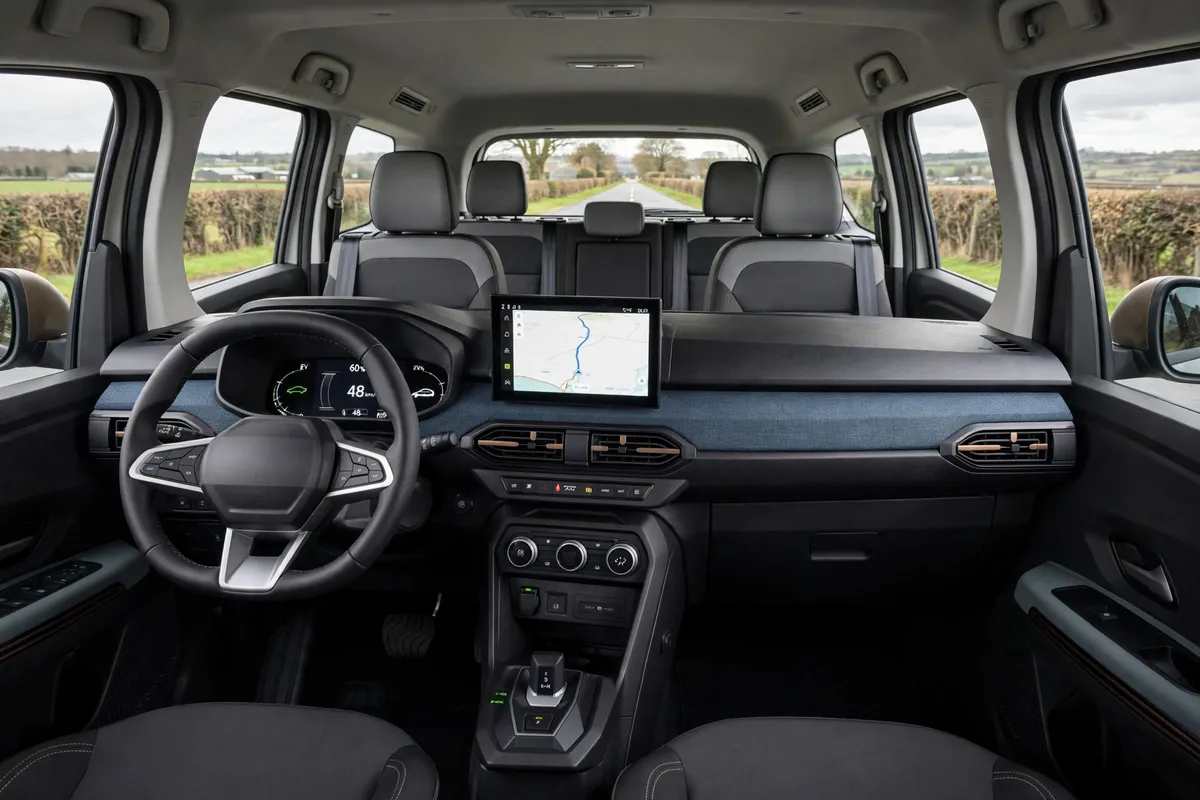 Interior oficial del Dacia Jogger Hybrid 140 (5 plazas)