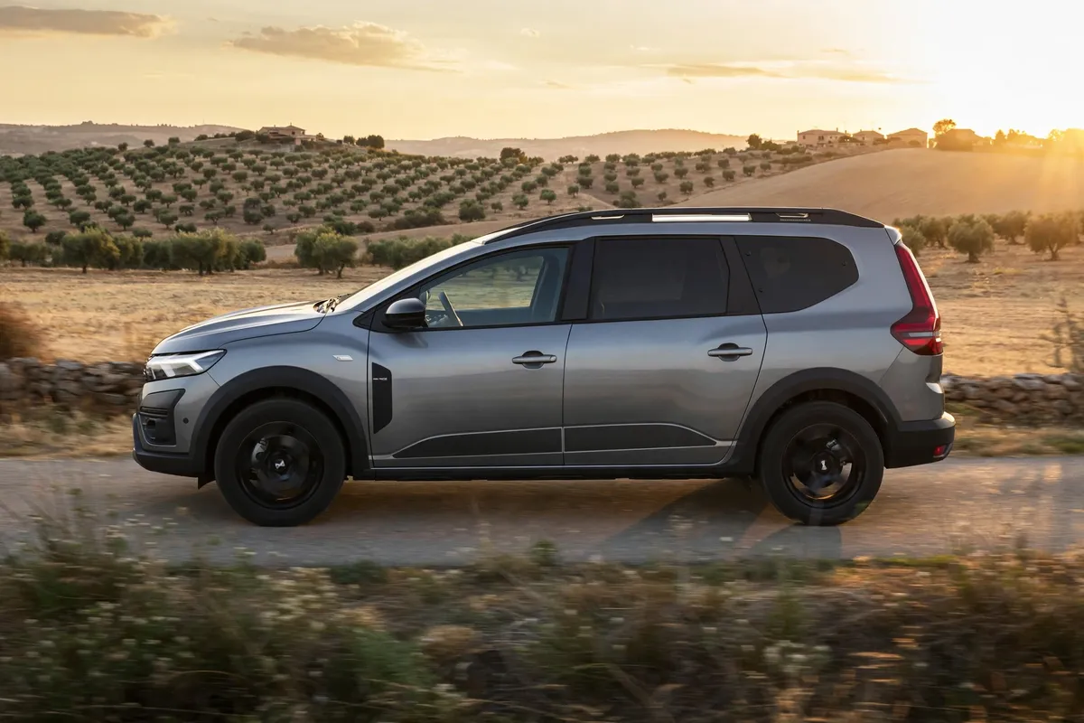 Dacia Jogger Hybrid 140 (7 plazas)