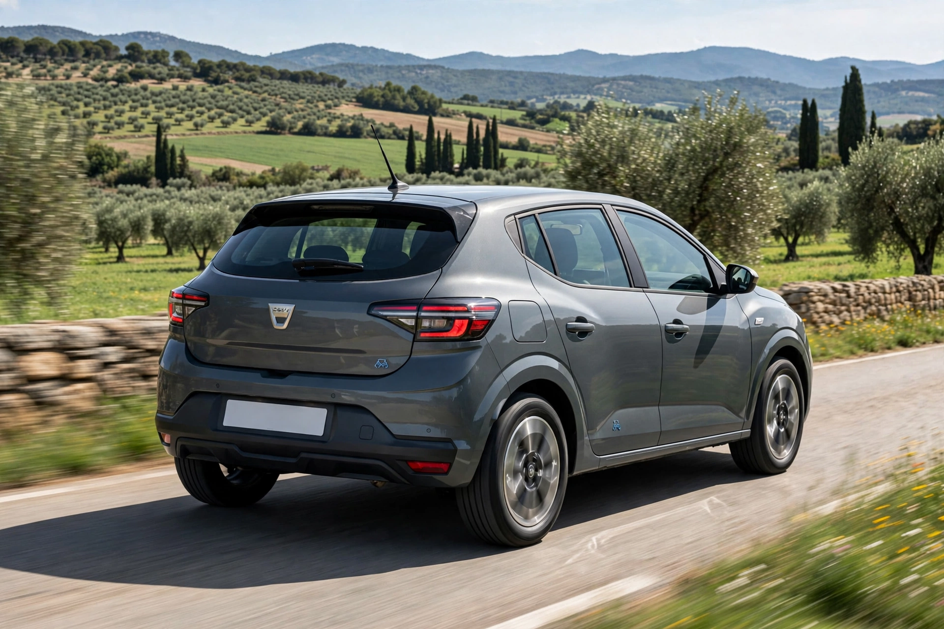 Foto oficial del Dacia Sandero Hybrid 155