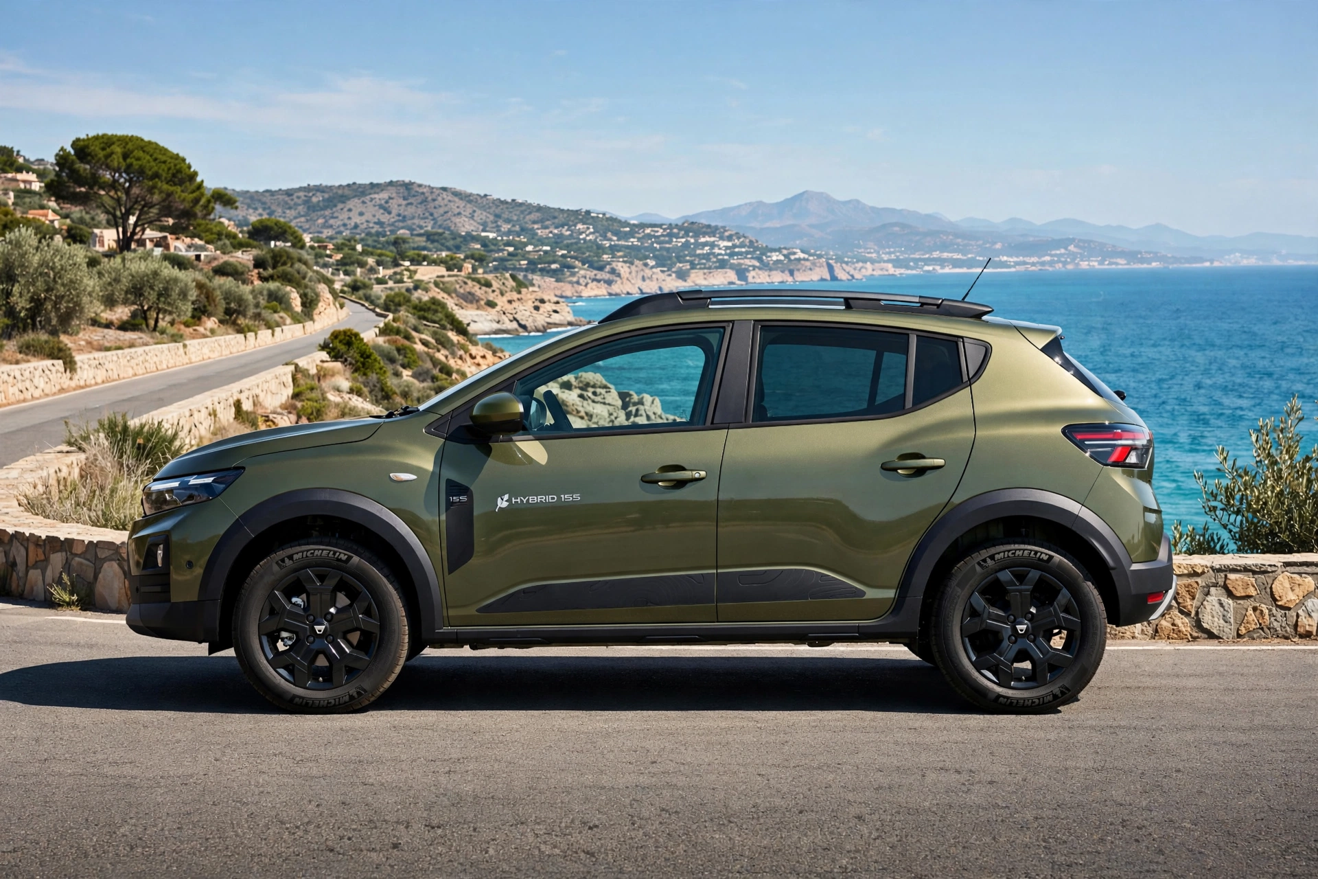 Dacia Sandero Stepway Hybrid 155 2026 en una carretera de montaña española