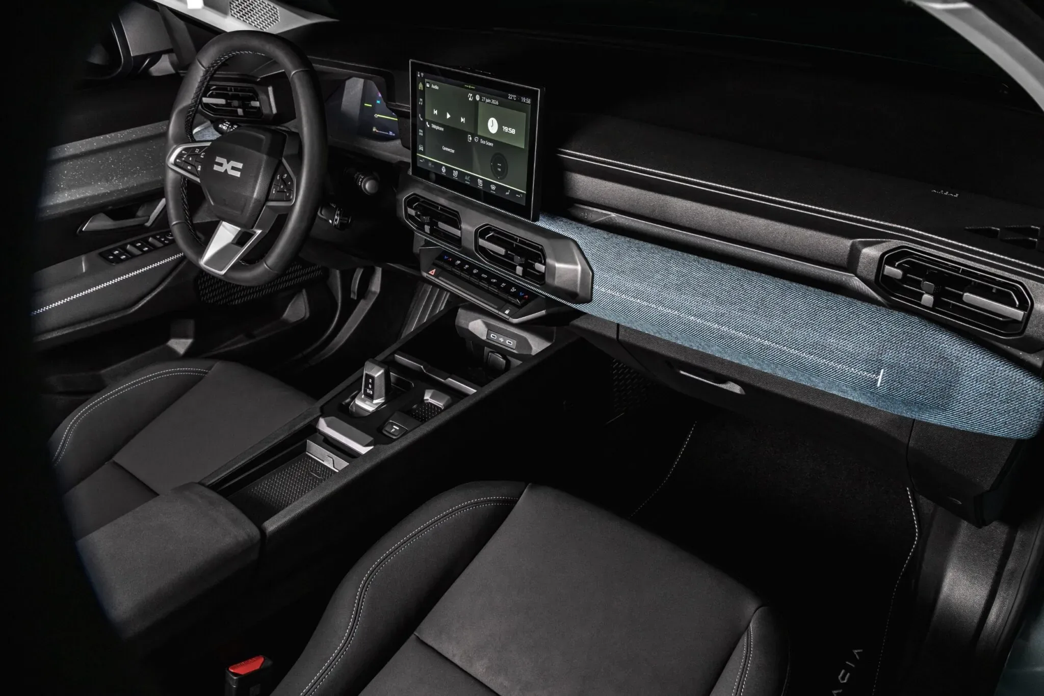 Interior oficial del Dacia Striker Hybrid 155