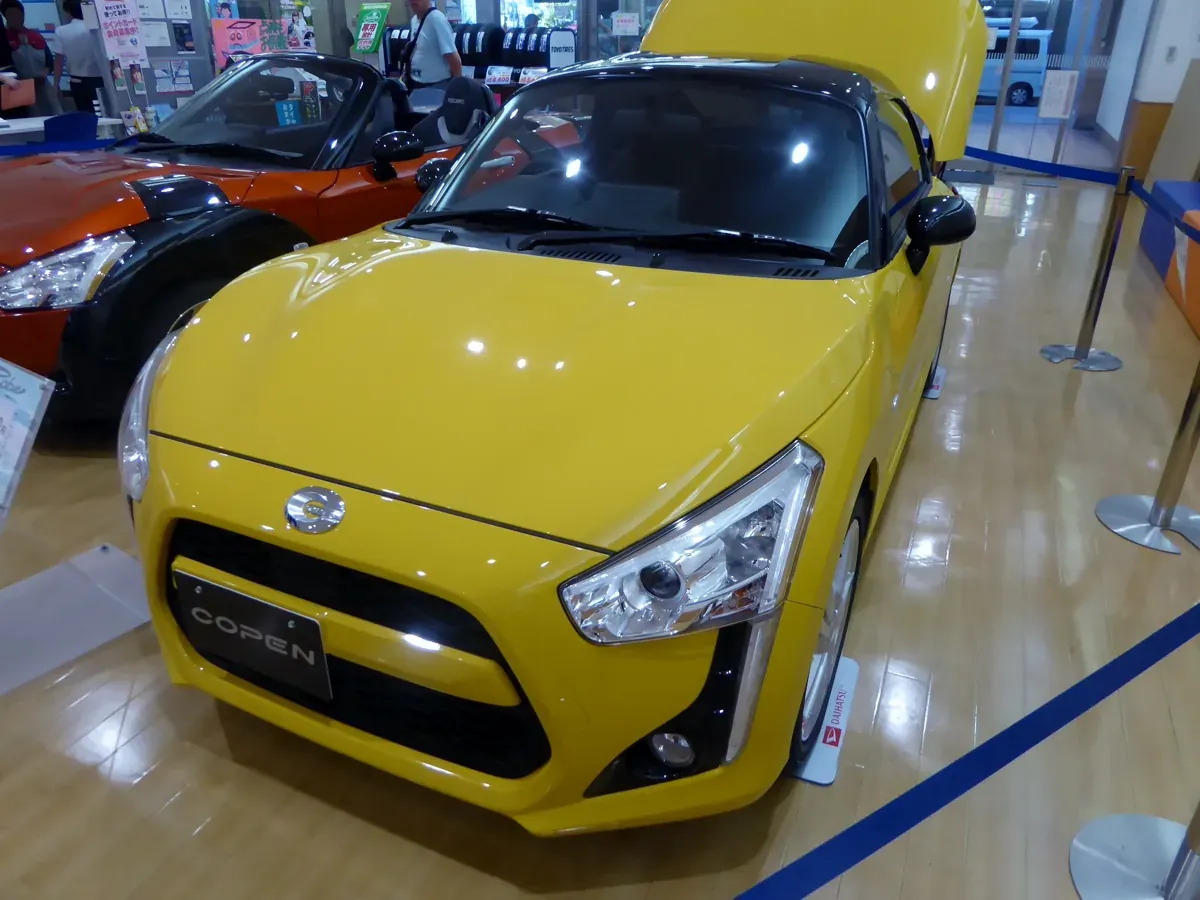 Daihatsu Copen — vista exterior