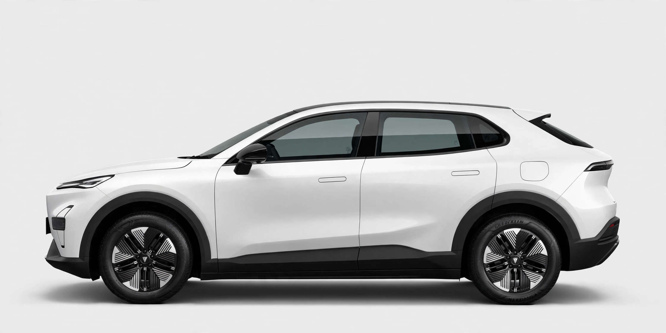 Deepal S05 AWD blanco, vista lateral