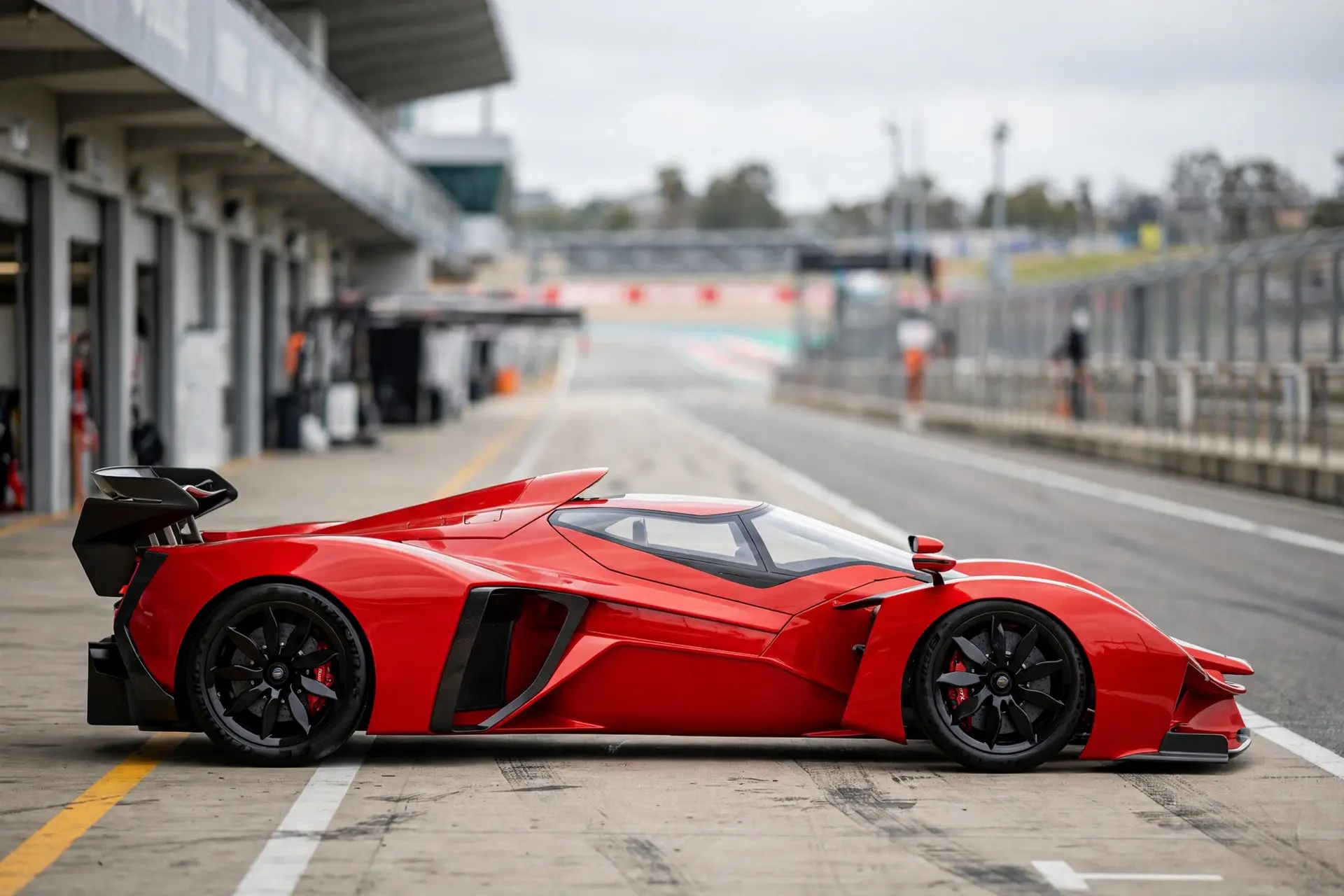 Delage D12 Club, vista lateral en el paddock