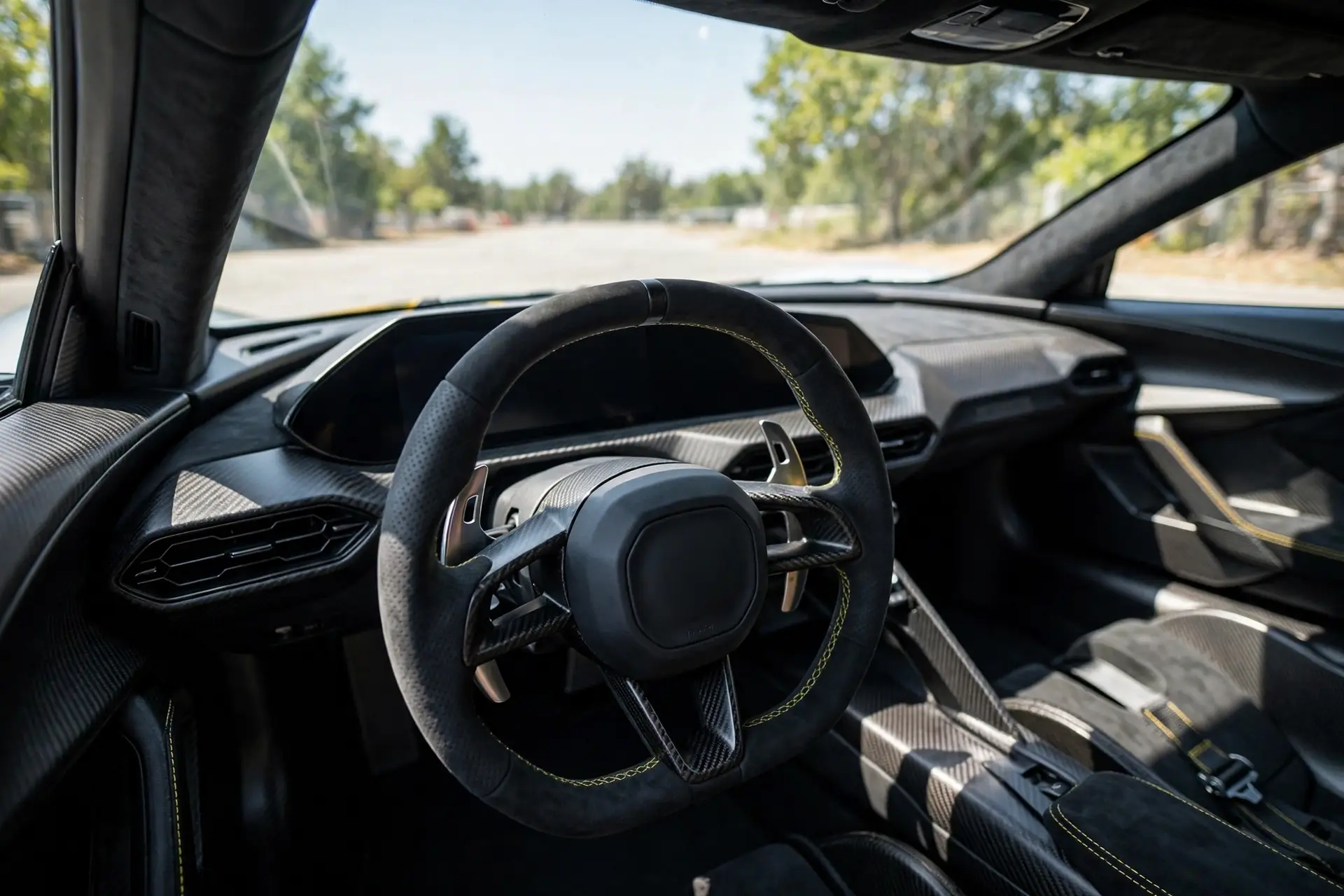 Interior oficial del Denza Z Coupé