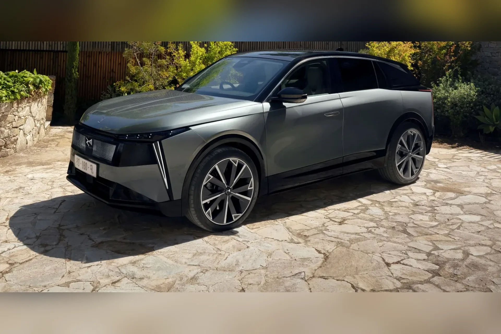 DS Automobiles DS N°7