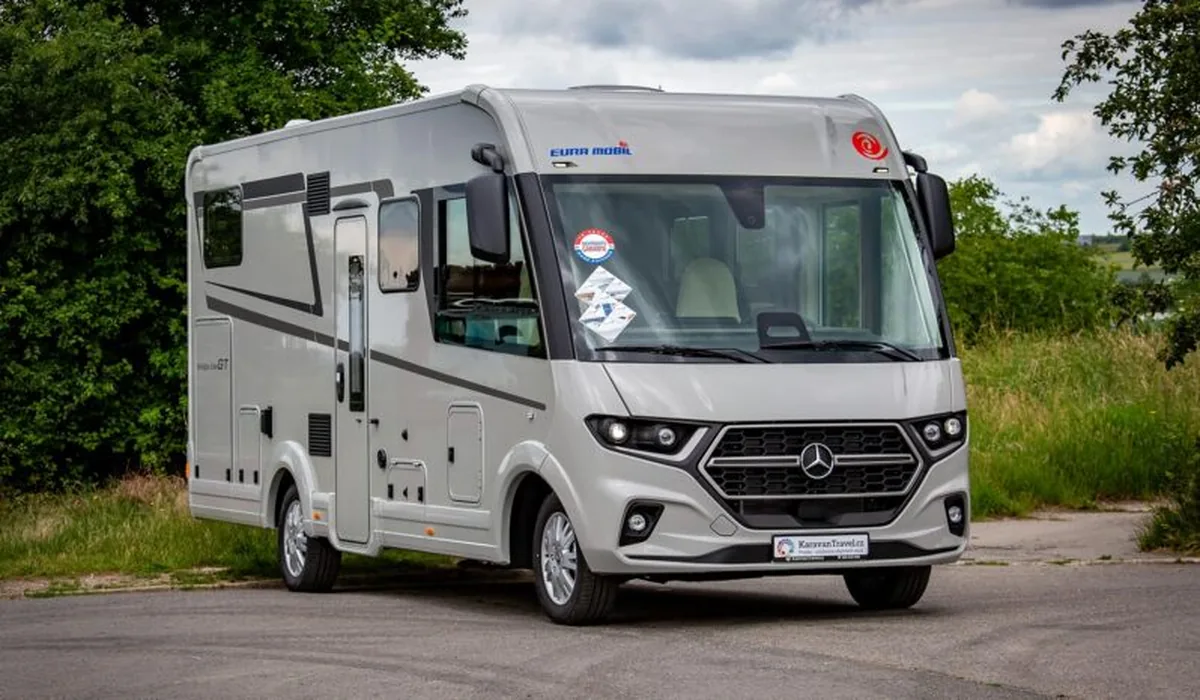 Eura Mobil Integra Line GT IL 726 EF, vista frontal integral
