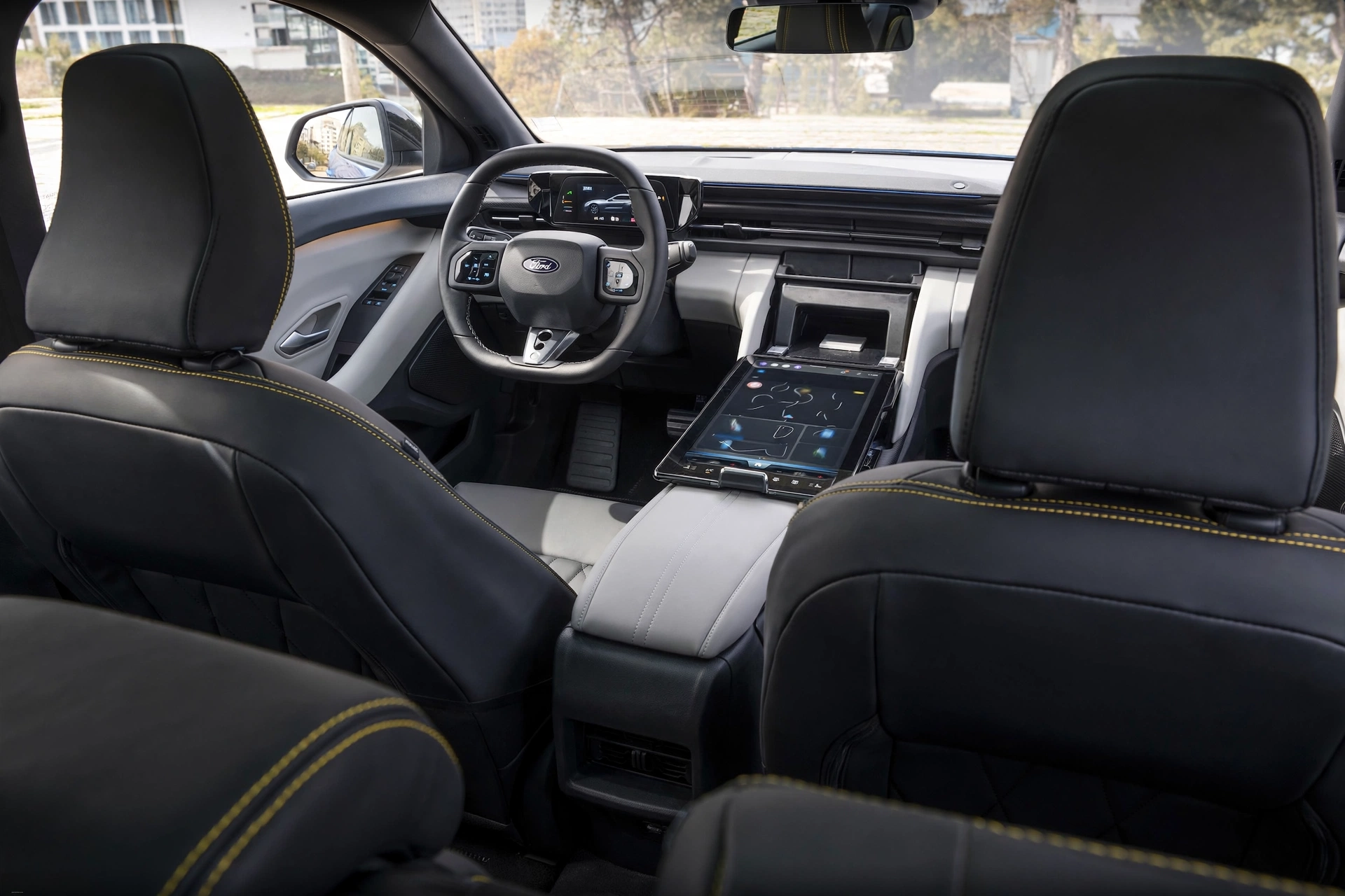 Interior oficial del Ford Capri eléctrico