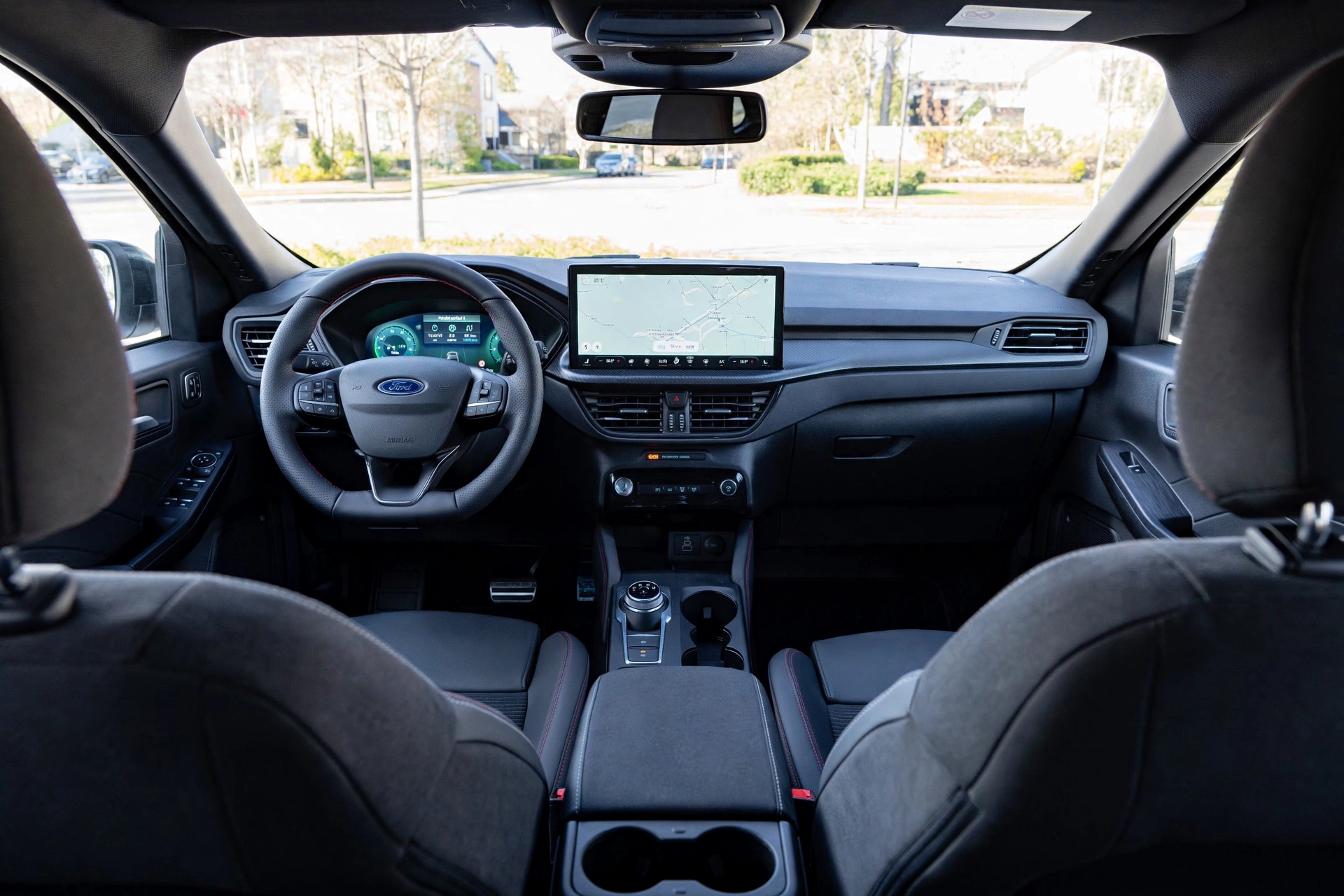 Interior oficial del Ford Kuga PHEV