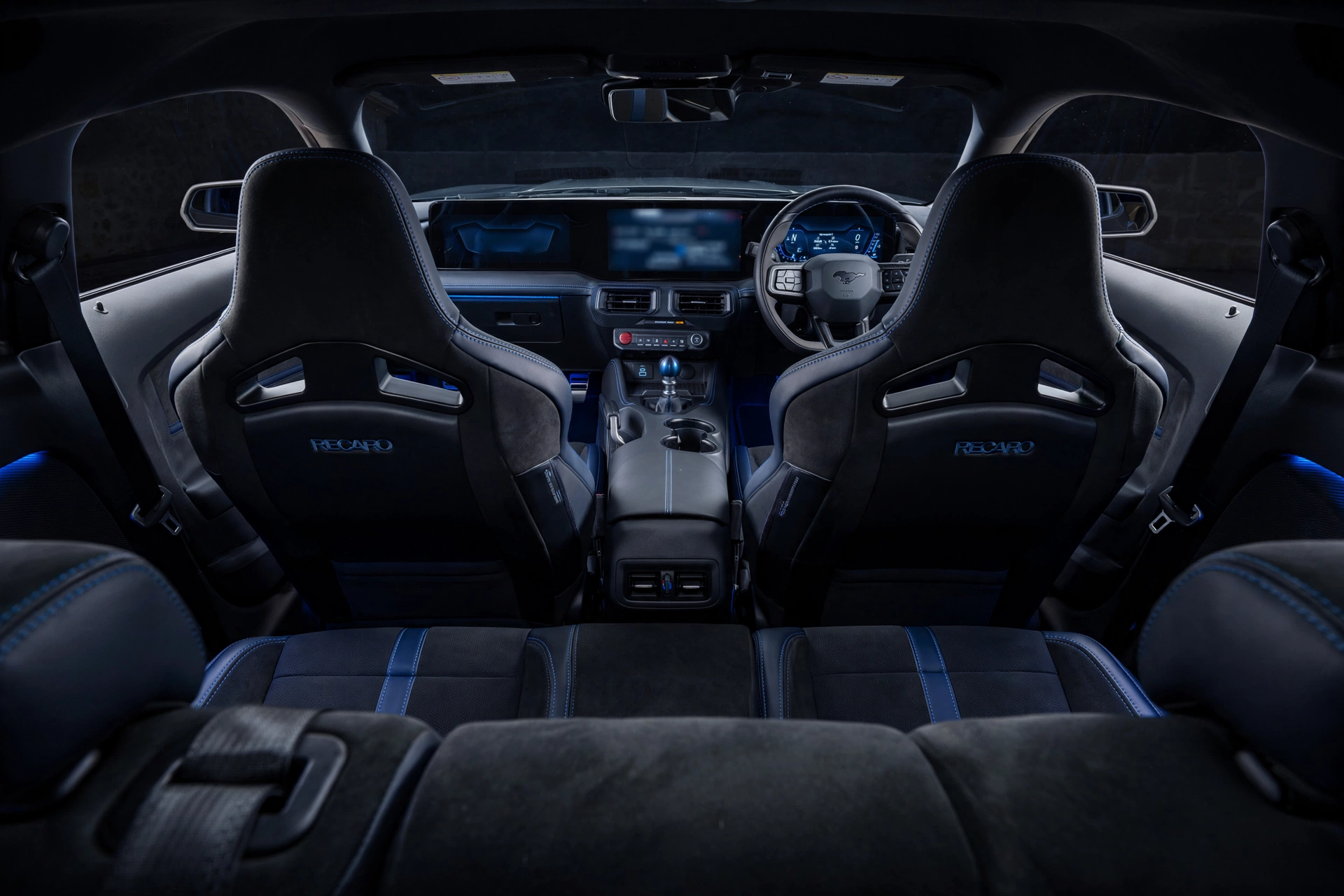 Interior del Ford Mustang Dark Horse