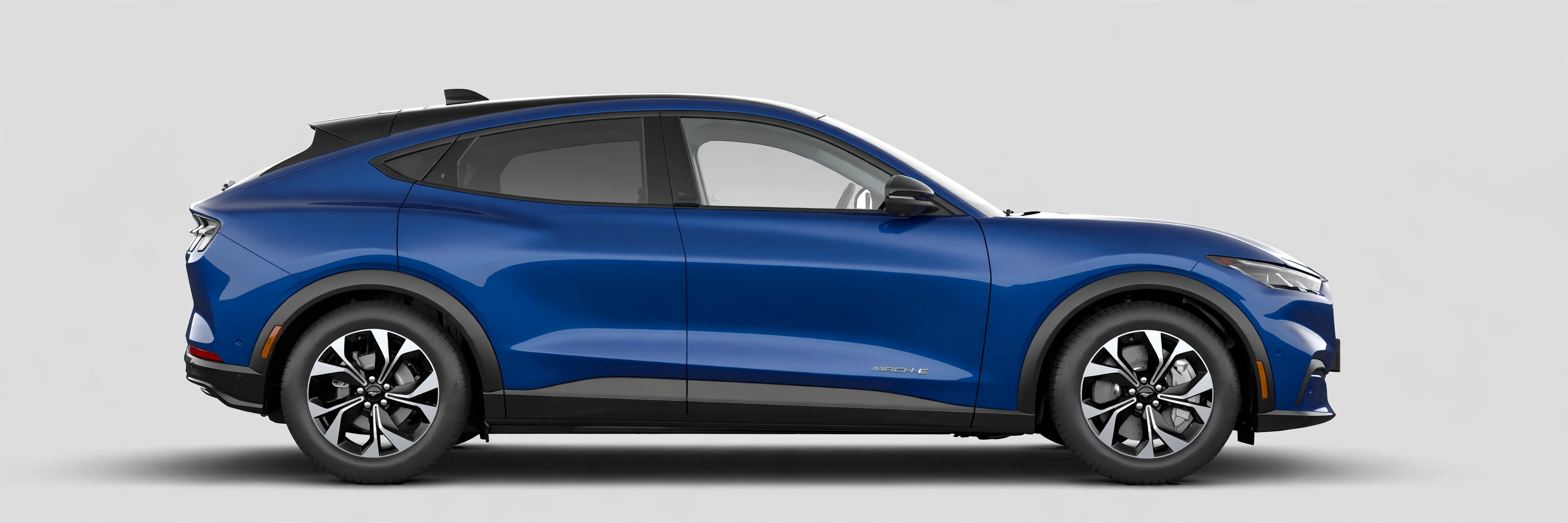 Ford Mustang Mach-E Rango Extendido, lateral