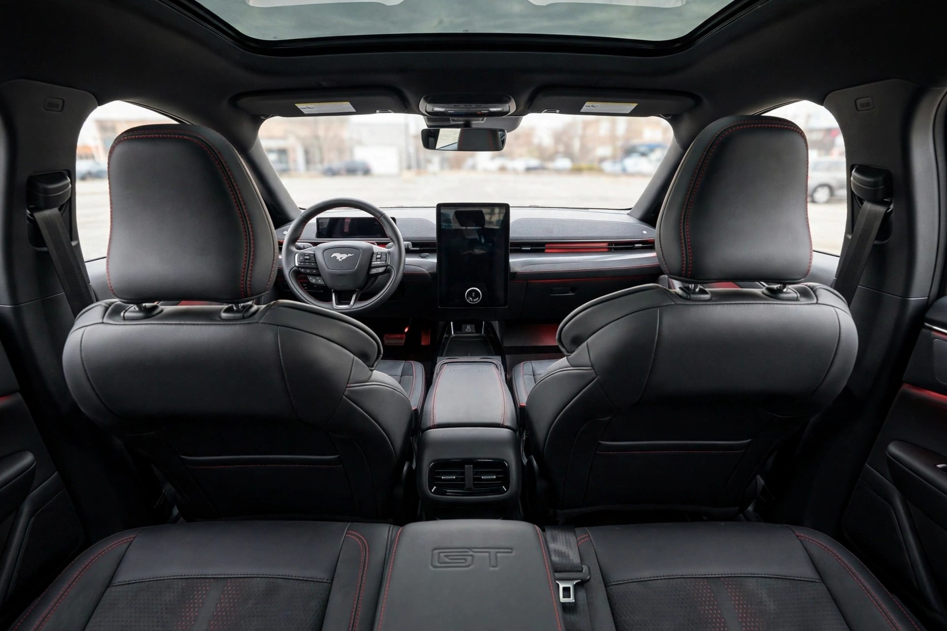 Interior oficial del Ford Mustang Mach-E GT