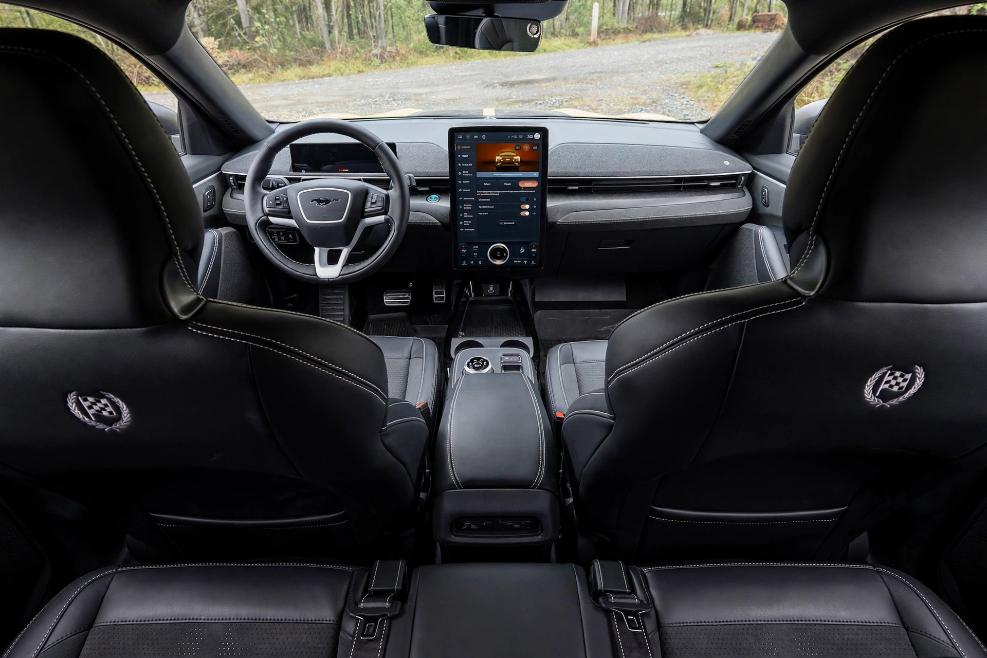 Interior oficial del Ford Mustang Mach-E Rally