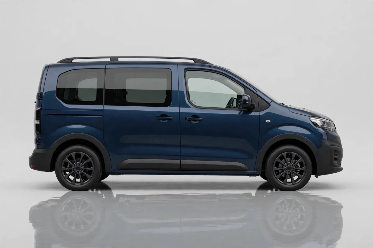 Ford Tourneo Connect PHEV, vista lateral en estudio