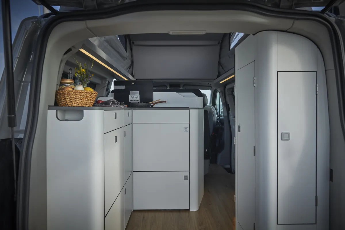 Interior de la Ford Transit Custom Nugget 2026